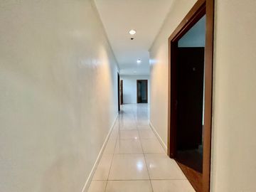 Sapphire Bloc, Ortigas Pasig: 3BR Penthouse For Sale, Brand new! 126 sqm, 1 prkg