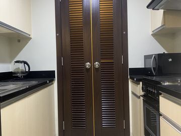 1 Bedroom with Parking in Kroma Tower, Legazpi Village, Makati City