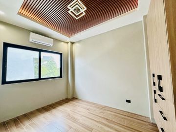 Airy Bright Contemporary House and Lot with Pool for Sale in Tagaytay City