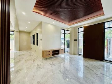 Airy Bright Contemporary House and Lot with Pool for Sale in Tagaytay City