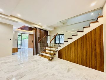 Airy Bright Contemporary House and Lot with Pool for Sale in Tagaytay City