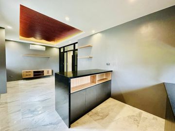 Airy Bright Contemporary House and Lot with Pool for Sale in Tagaytay City