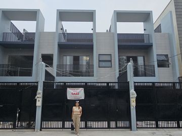 BRAND NEW 5 BEDROOM TOWNHOUSE FOR SALE IN STA. MESA MANILA