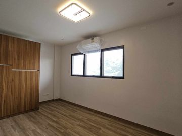 BRAND NEW 5 BEDROOM TOWNHOUSE FOR SALE IN STA. MESA MANILA