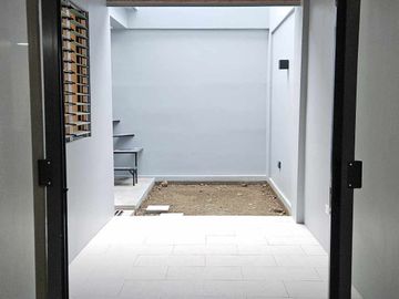 BRAND NEW 5 BEDROOM TOWNHOUSE FOR SALE IN STA. MESA MANILA
