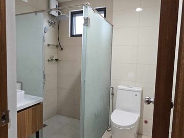 BRAND NEW 5 BEDROOM TOWNHOUSE FOR SALE IN STA. MESA MANILA