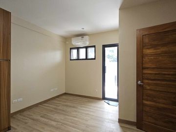 BRAND NEW 5 BEDROOM TOWNHOUSE FOR SALE IN STA. MESA MANILA