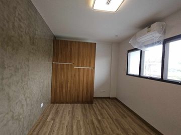BRAND NEW 5 BEDROOM TOWNHOUSE FOR SALE IN STA. MESA MANILA