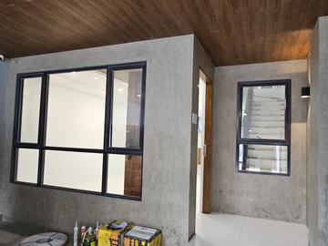BRAND NEW 5 BEDROOM TOWNHOUSE FOR SALE IN STA. MESA MANILA