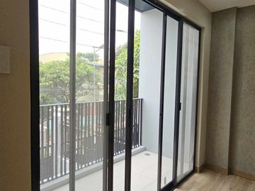 BRAND NEW 5 BEDROOM TOWNHOUSE FOR SALE IN STA. MESA MANILA