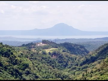 Fully Furnished 1-Bedroom Unit For Sale in Twinlakes Tagaytay, Laurel