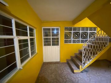Edificio en venta con 4 departamentos  cerca del Zoológico Nezahualcóyotl