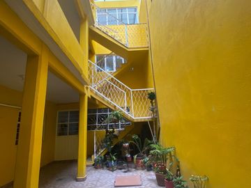 Edificio en venta con 4 departamentos  cerca del Zoológico Nezahualcóyotl