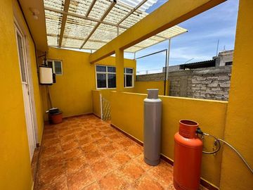 Edificio en venta con 4 departamentos  cerca del Zoológico Nezahualcóyotl