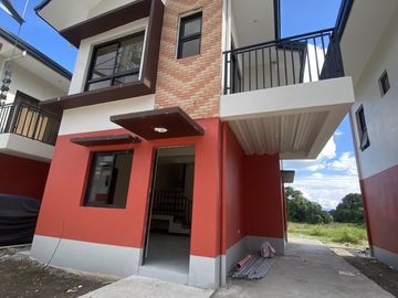 For Sale: 2 Bedroom House and Lot in Mercedes Homes, Batangas City