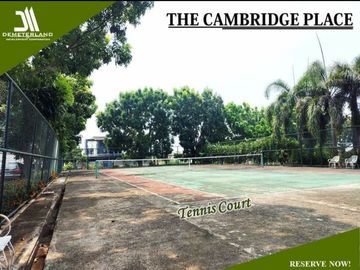 For Sale 3-BR, Single Detached,House And Lot In Saddle and Clubs Leisure Park