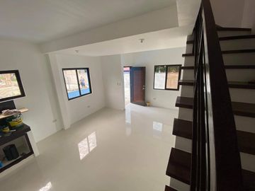 Duplex House for Sale in Cresta Verde Near SM Fairview Quezon City - Jojo Obra