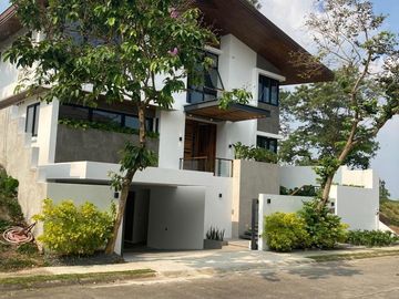 For Sale - Brand New, Contemporary House with Elevator in Ayala Westgrove