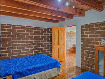 CASA EN VENTA CON VISTAS AL ALGO EN VALLE DE BRAVO
