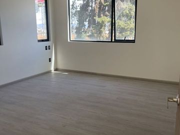 Casa Nueva en Venta en Residencial sobre Avenida Estado de México y Ave La Asunción. a una cuadra de Ave. Tecnológico y del Parque Bicentenario.