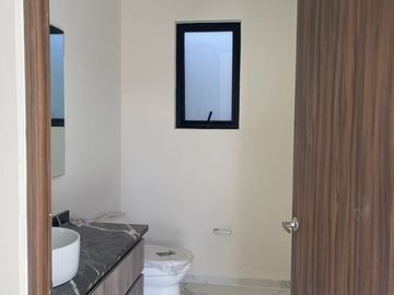 Casa Nueva en Venta en Residencial sobre Avenida Estado de México y Ave La Asunción. a una cuadra de Ave. Tecnológico y del Parque Bicentenario.