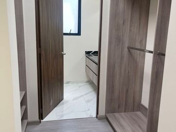 Casa Nueva en Venta en Residencial sobre Avenida Estado de México y Ave La Asunción. a una cuadra de Ave. Tecnológico y del Parque Bicentenario.