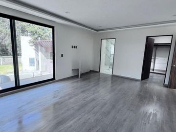 Casa Nueva en Venta en Residencial sobre Avenida Estado de México y Ave La Asunción. a una cuadra de Ave. Tecnológico y del Parque Bicentenario.