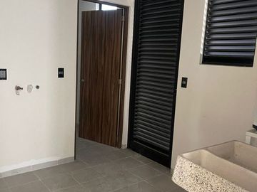 Casa Nueva en Venta en Residencial sobre Avenida Estado de México y Ave La Asunción. a una cuadra de Ave. Tecnológico y del Parque Bicentenario.