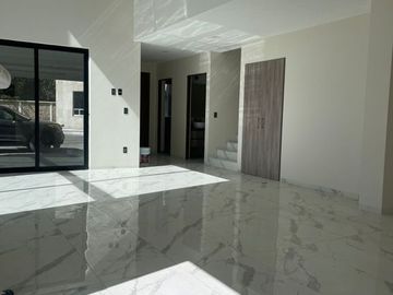 Casa Nueva en Venta en Residencial sobre Avenida Estado de México y Ave La Asunción. a una cuadra de Ave. Tecnológico y del Parque Bicentenario.