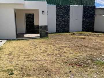Casa Nueva en Venta en Residencial sobre Avenida Estado de México y Ave La Asunción. a una cuadra de Ave. Tecnológico y del Parque Bicentenario.