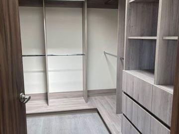 Casa Nueva en Venta en Residencial sobre Avenida Estado de México y Ave La Asunción. a una cuadra de Ave. Tecnológico y del Parque Bicentenario.
