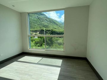 CASA EN VENTA EN LADERAS