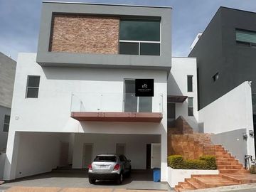 CASA EN VENTA EN LADERAS