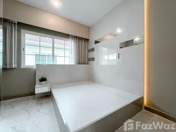 4 Bedroom House for sale at Golden Neo Sathorn