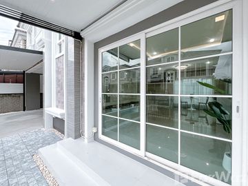 4 Bedroom House for sale at Golden Neo Sathorn