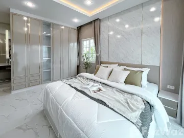 4 Bedroom House for sale at Golden Neo Sathorn