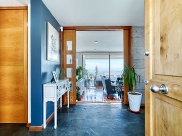 Venta de Moderna Casa en Peñalolén,  Alboretum