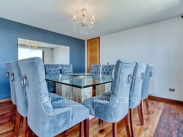 Venta de Moderna Casa en Peñalolén,  Alboretum