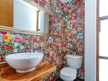 Venta de Moderna Casa en Peñalolén,  Alboretum