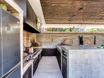 Venta de Moderna Casa en Peñalolén,  Alboretum
