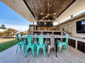 Venta de Moderna Casa en Peñalolén,  Alboretum