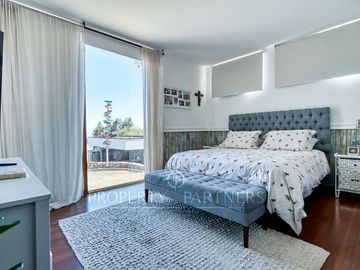 Venta de Moderna Casa en Peñalolén,  Alboretum