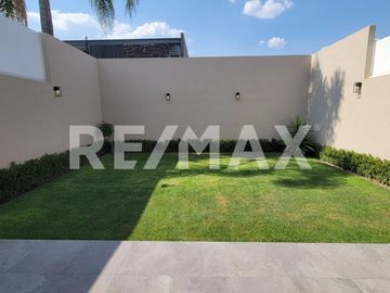 Casa en Venta en Cumbres del Lago, Juriquilla, Qro. - (3)