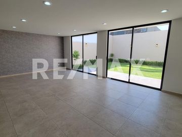 Casa en Venta en Cumbres del Lago, Juriquilla, Qro. - (3)