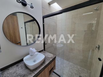 Casa en Venta en Cumbres del Lago, Juriquilla, Qro. - (3)