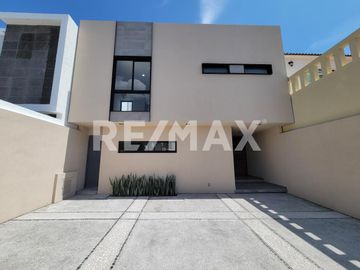 Casa en Venta en Cumbres del Lago, Juriquilla, Qro. - (3)