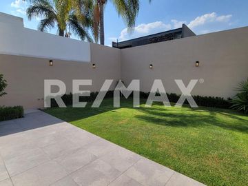 Casa en Venta en Cumbres del Lago, Juriquilla, Qro. - (3)