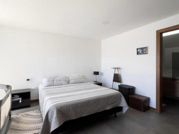 HERMOSO DEPARTAMENTO ATERRAZADO UN SOLO ANDAR - 3 DORMITORIOS -ESTUDIO -SALA DE ESTAR - TANDA