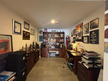 HERMOSO DEPARTAMENTO ATERRAZADO UN SOLO ANDAR - 3 DORMITORIOS -ESTUDIO -SALA DE ESTAR - TANDA