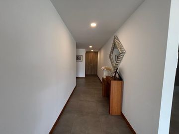 HERMOSO DEPARTAMENTO ATERRAZADO UN SOLO ANDAR - 3 DORMITORIOS -ESTUDIO -SALA DE ESTAR - TANDA